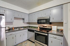 1 Mi to Dtwn: Pet-friendly Apt in Nashville