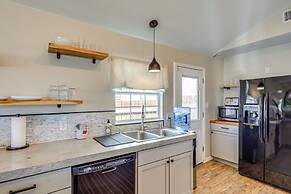 Creekside Cottage w/ Deck & Hot Tub in Belton