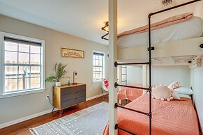 Creekside Cottage w/ Deck & Hot Tub in Belton