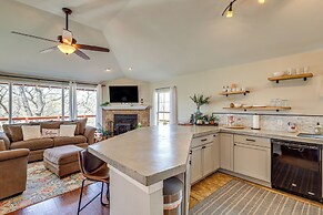 Creekside Cottage w/ Deck & Hot Tub in Belton