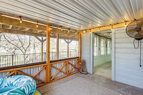 Creekside Cottage w/ Deck & Hot Tub in Belton