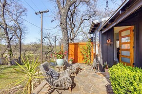 Creekside Cottage w/ Deck & Hot Tub in Belton