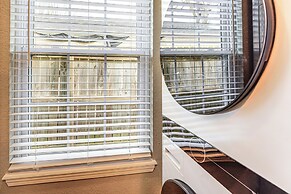 1 Mi to Dtwn: Bentonville Retreat w/ Patio