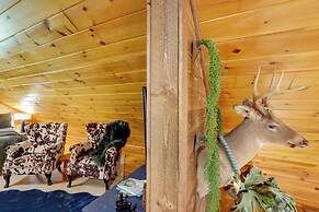 Fire Pit, Hot Tub & Grill: Murphy Family Retreat!