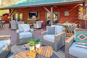 Fire Pit, Hot Tub & Grill: Murphy Family Retreat!