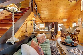 Fire Pit, Hot Tub & Grill: Murphy Family Retreat!