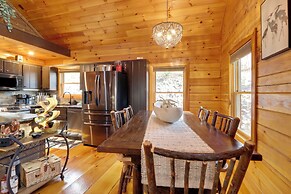 Fire Pit, Hot Tub & Grill: Murphy Family Retreat!