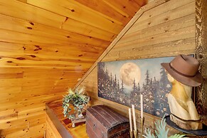 Fire Pit, Hot Tub & Grill: Murphy Family Retreat!