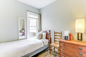 1 Mi to Philadelphia Zoo: Convenient Townhome!