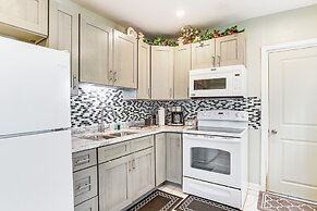 1 Mi to Philadelphia Zoo: Convenient Townhome!