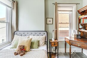 1 Mi to Philadelphia Zoo: Convenient Townhome!