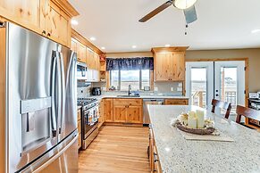 Wraparound Deck: Newly Built Home in Grangeville!