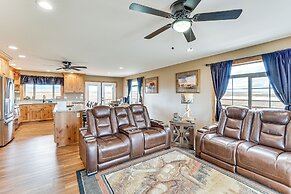 Wraparound Deck: Newly Built Home in Grangeville!