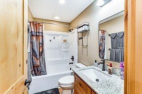 Wraparound Deck: Newly Built Home in Grangeville!