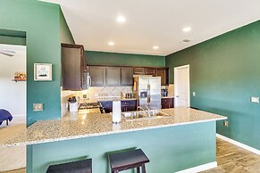 Shop, Dine & Unwind: Pet-friendly Home in Austin!