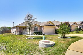 Shop, Dine & Unwind: Pet-friendly Home in Austin!