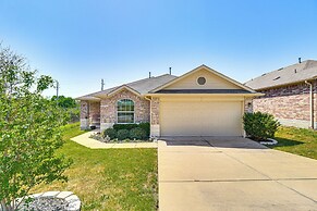 Shop, Dine & Unwind: Pet-friendly Home in Austin!