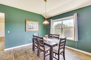 Shop, Dine & Unwind: Pet-friendly Home in Austin!