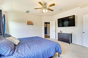 Shop, Dine & Unwind: Pet-friendly Home in Austin!