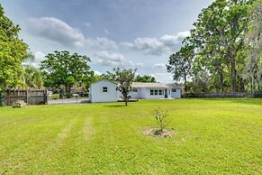 Stay & Play in Belleview: Welcoming Home w/ Yard