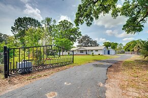 Stay & Play in Belleview: Welcoming Home w/ Yard