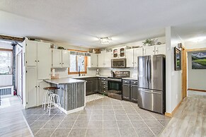 11 Mi to Bozeman: Family Home w/ Movie Room!