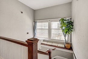 8 Mi to Bay Bridge: Couple's Getaway w/ Mtn Views!