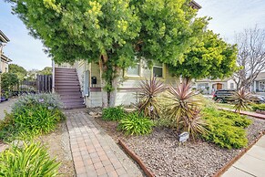 8 Mi to Bay Bridge: Couple's Getaway w/ Mtn Views!