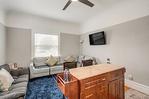 8 Mi to Bay Bridge: Couple's Getaway w/ Mtn Views!