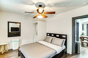 Walkable Location: Welcoming Unit in Omaha