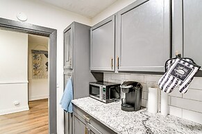 Walkable Location: Welcoming Unit in Omaha