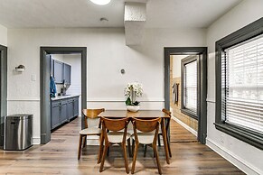 Walkable Location: Welcoming Unit in Omaha