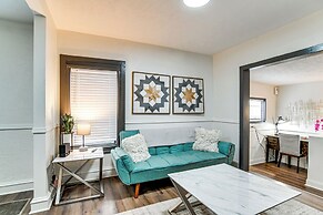 Walkable Location: Welcoming Unit in Omaha