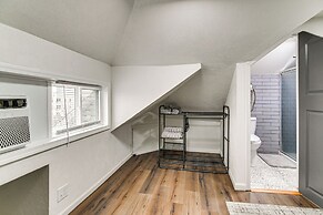 Walkable Location: Welcoming Unit in Omaha