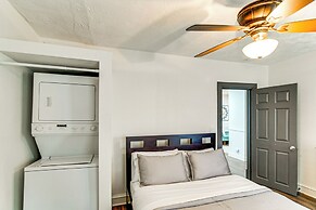 Walkable Location: Welcoming Unit in Omaha