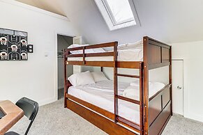 Hot Tub & Seasonal Pool: Family Getaway in Cresco