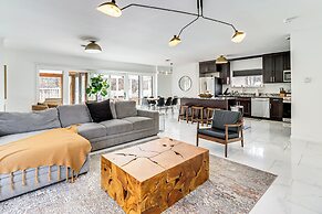 Hot Tub & Seasonal Pool: Family Getaway in Cresco