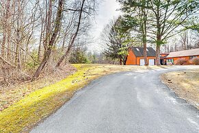 Hot Tub & Seasonal Pool: Family Getaway in Cresco