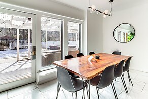 Hot Tub & Seasonal Pool: Family Getaway in Cresco