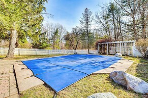 Hot Tub & Seasonal Pool: Family Getaway in Cresco