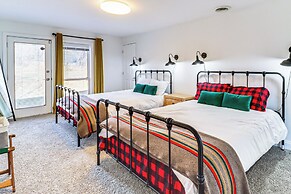 Hot Tub & Seasonal Pool: Family Getaway in Cresco