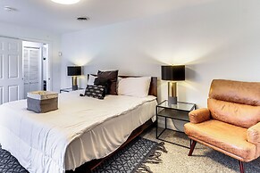 Hot Tub & Seasonal Pool: Family Getaway in Cresco