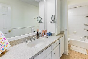 Ideally Located Historic Home w/ Porch in Columbus