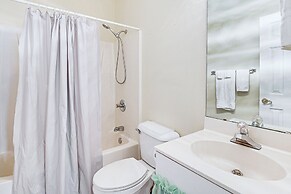 6 Mi to Myrtle Beach Hot Spots: Cozy Condo!