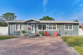 Family Getaway 11 Mi to Dtwn Tampa: Pets Welcome!