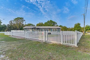 Family Getaway 11 Mi to Dtwn Tampa: Pets Welcome!