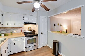 < 1 Mi to Vanderbilt: Nashville Apt