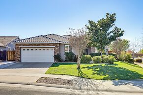 7 Mi to Dtwn: Home w/ Fenced Yard in Roseville!
