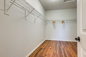 7 Mi to Dtwn: Home w/ Fenced Yard in Roseville!