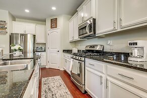 7 Mi to Dtwn: Home w/ Fenced Yard in Roseville!